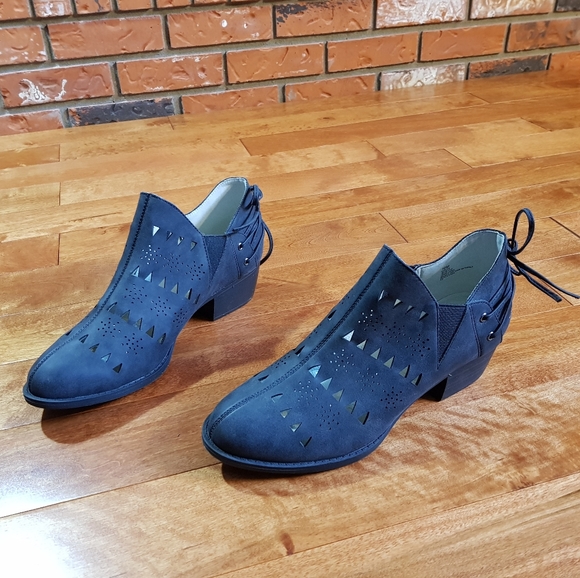 JBU Evelyn Encore Memory Foam Ankle Booties - Picture 2 of 6